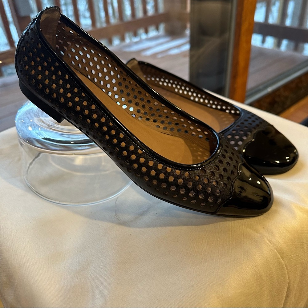 Bettye Muller Women's Janae Soft Nappa Leather Flat Shoe